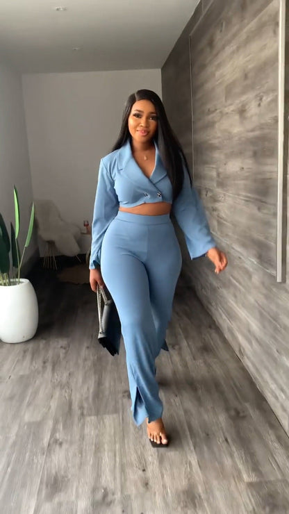 Caroline – Stylish Women's Suit in Modern Two-Piece