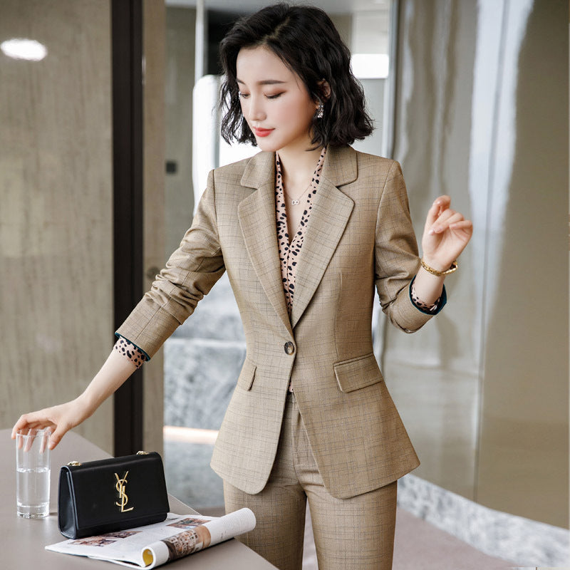 Wendy – Slim Business Suits for Women