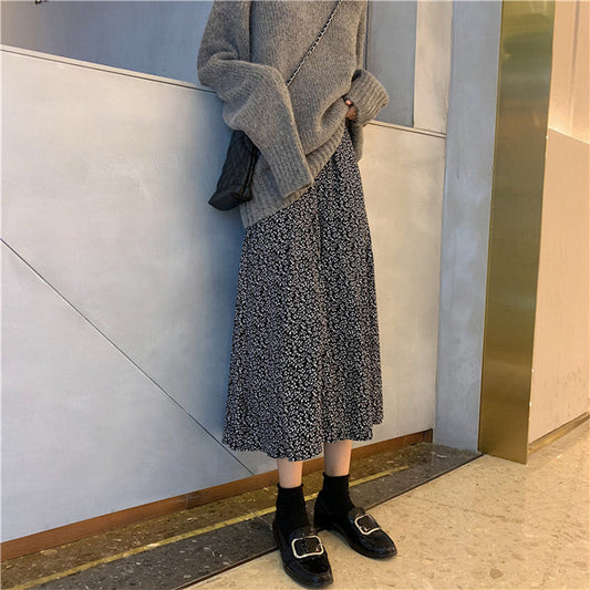 Barbara – Airy Skirt with Floral Pattern
