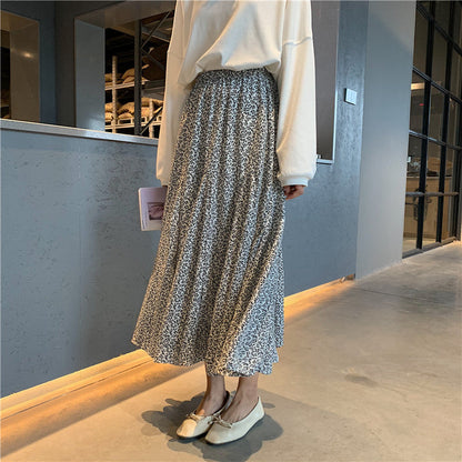 Barbara – Airy Skirt with Floral Pattern